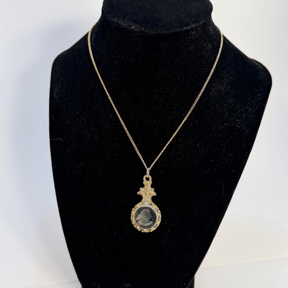 Vintage Gold Tone Intaglio Glass Cameo Pendant Necklace Ornate Portrait Charm